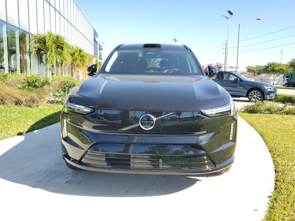 new 2025 Volvo EX90 car