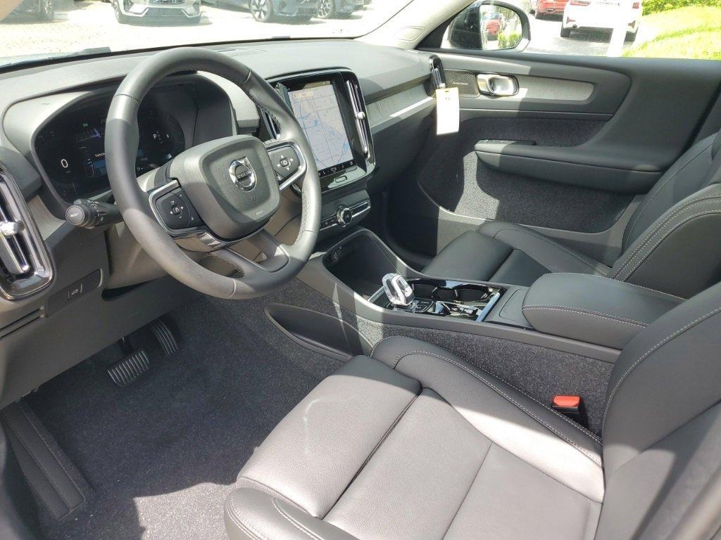 new 2025 Volvo XC40 car, priced at $53,065
