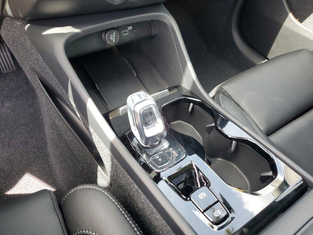 new 2025 Volvo XC40 car, priced at $53,065