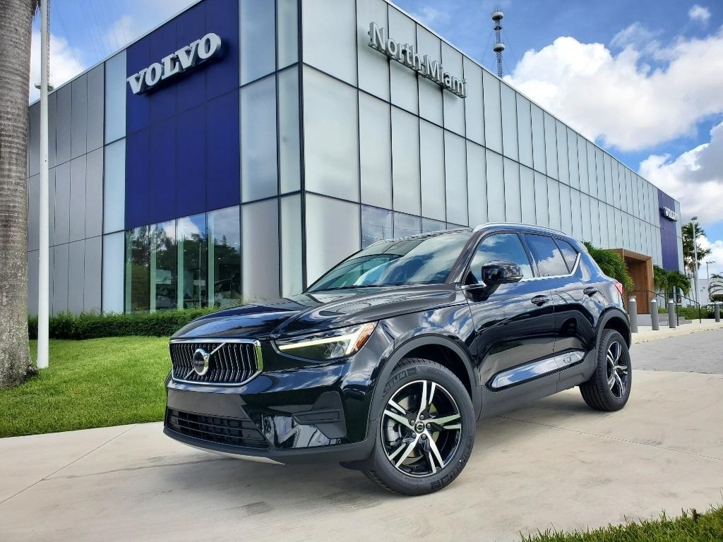 new 2025 Volvo XC40 car