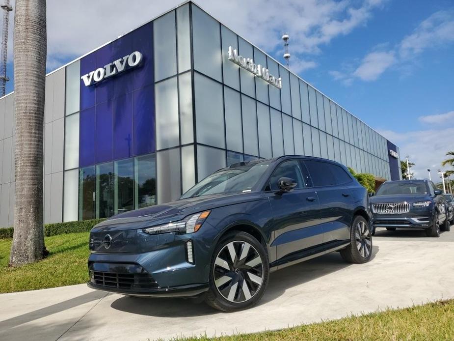 new 2025 Volvo EX90 car