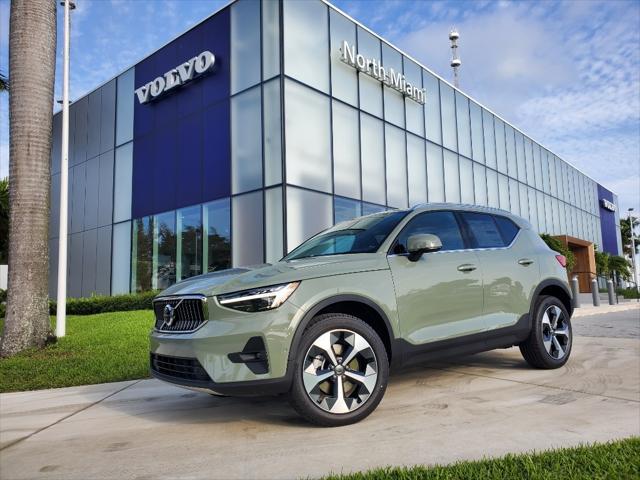 new 2025 Volvo XC40 car