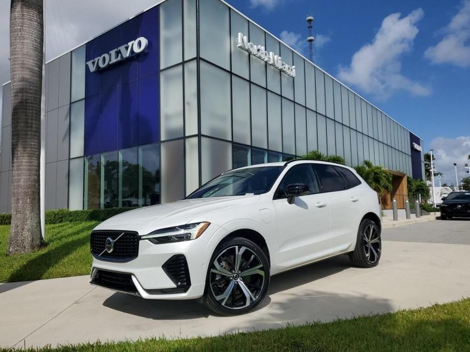 used 2022 Volvo XC60 Recharge Plug-In Hybrid car, priced at $38,500