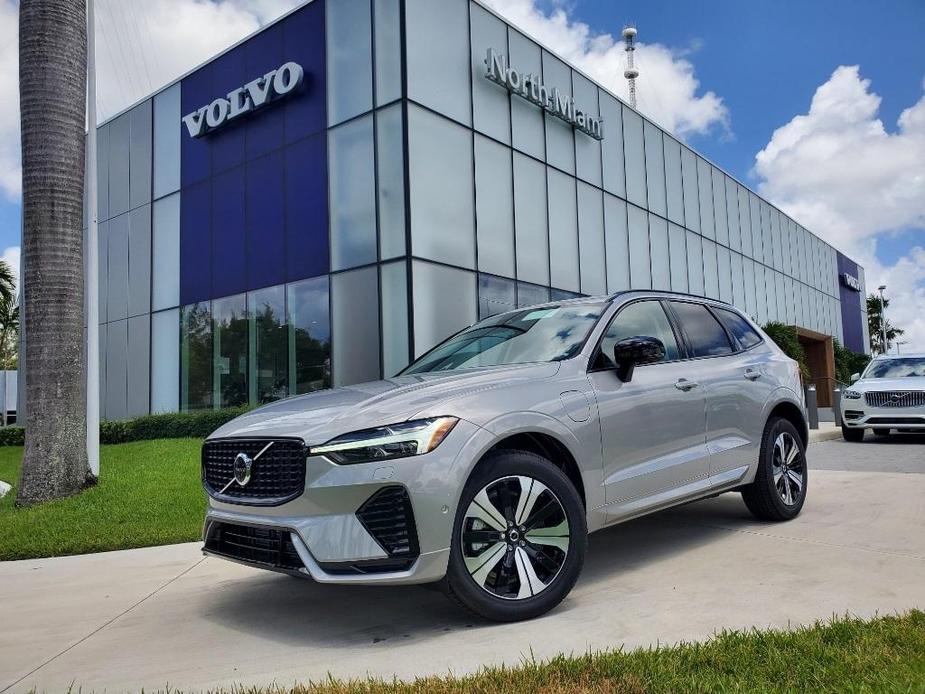 new 2025 Volvo XC60 Plug-In Hybrid car