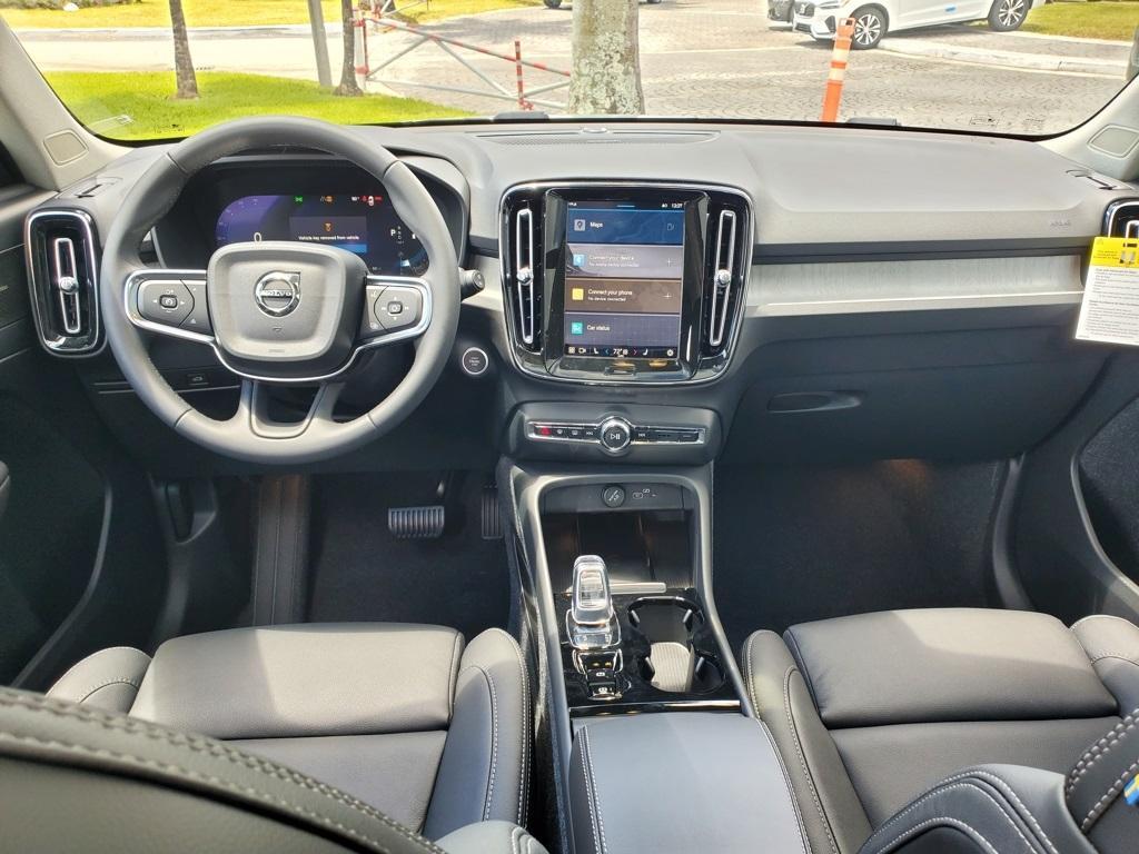 new 2025 Volvo XC40 car, priced at $50,595