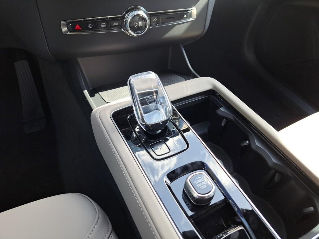 new 2025 Volvo XC90 car