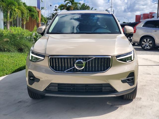 new 2025 Volvo XC40 car