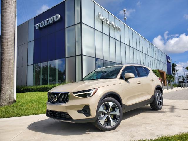 new 2025 Volvo XC40 car