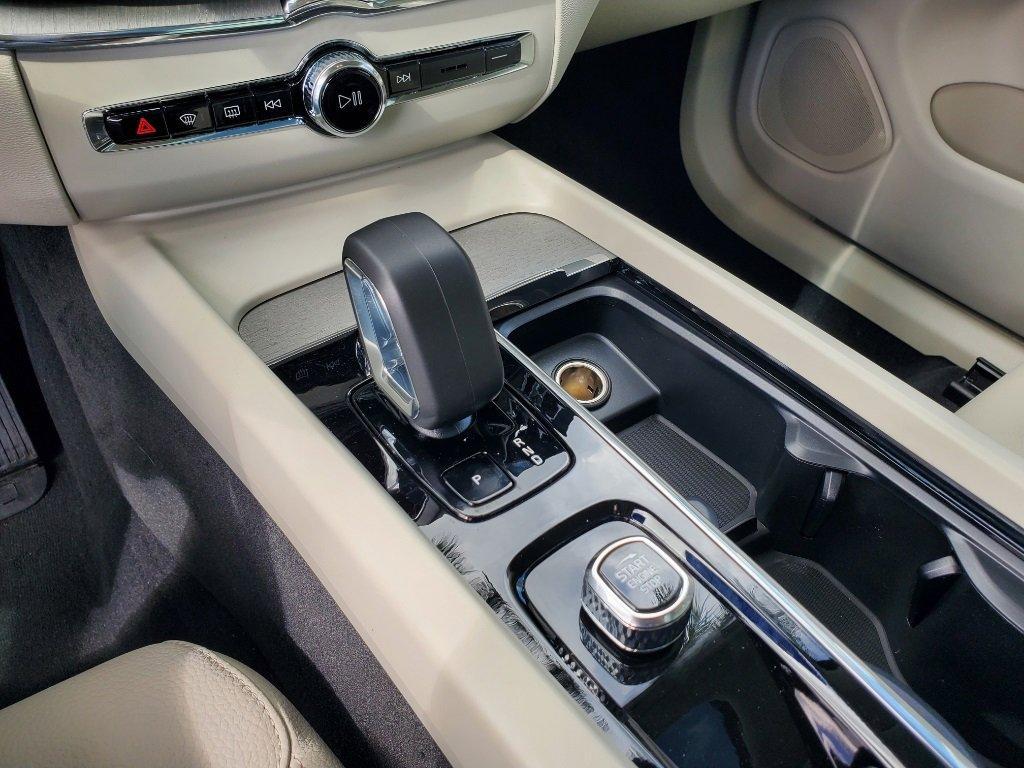 new 2025 Volvo XC60 car, priced at $53,585