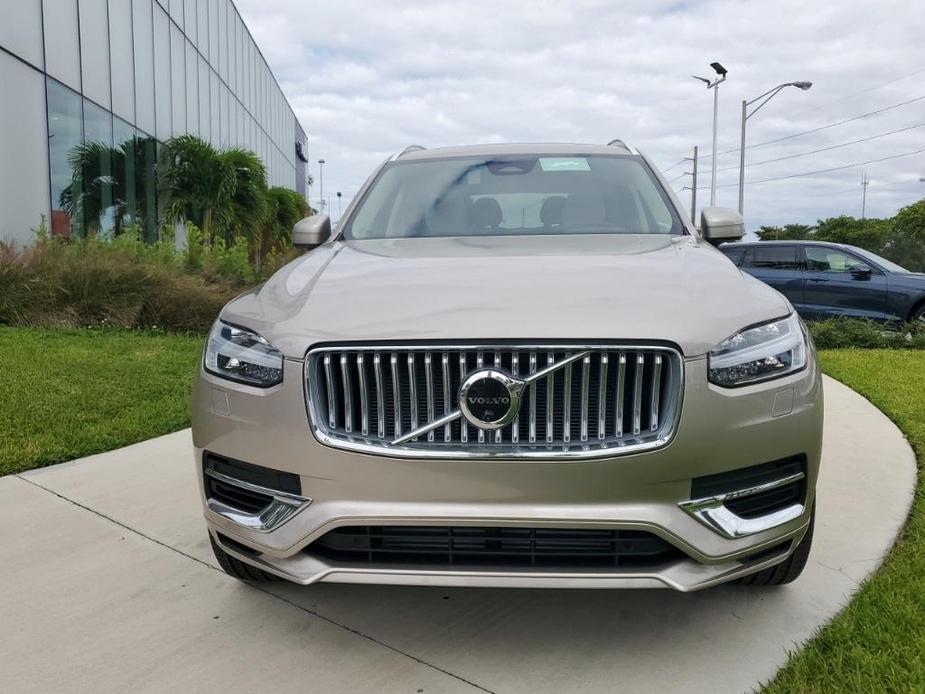 new 2025 Volvo XC90 Plug-In Hybrid car