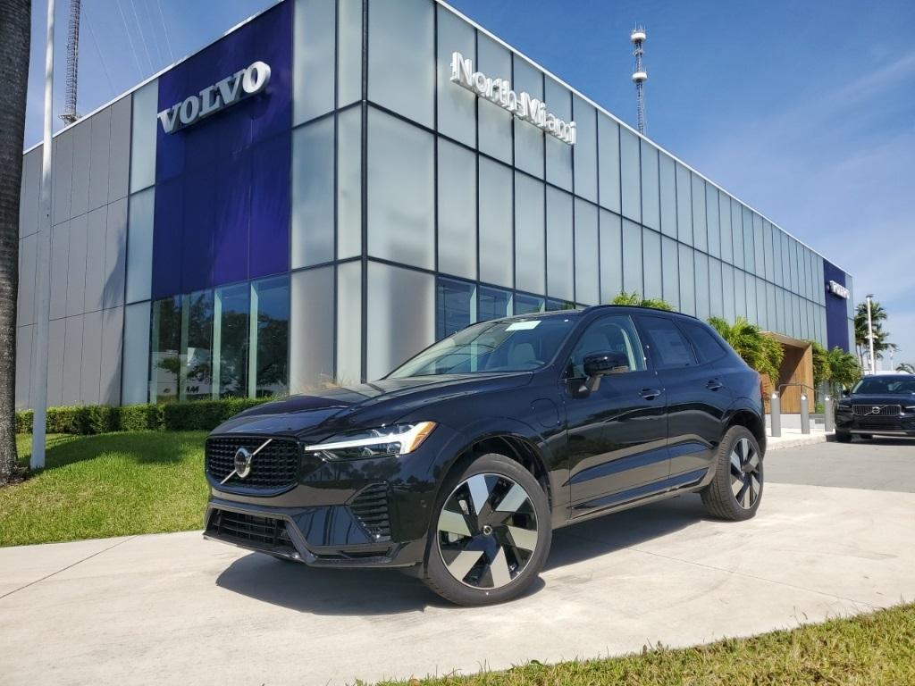 new 2025 Volvo XC60 Plug-In Hybrid car