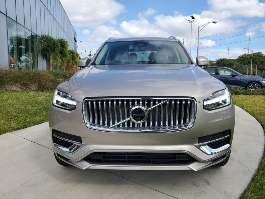 new 2025 Volvo XC90 Plug-In Hybrid car