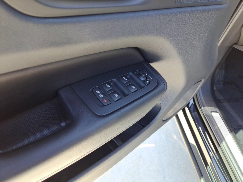 used 2023 Volvo XC60 car, priced at $35,000