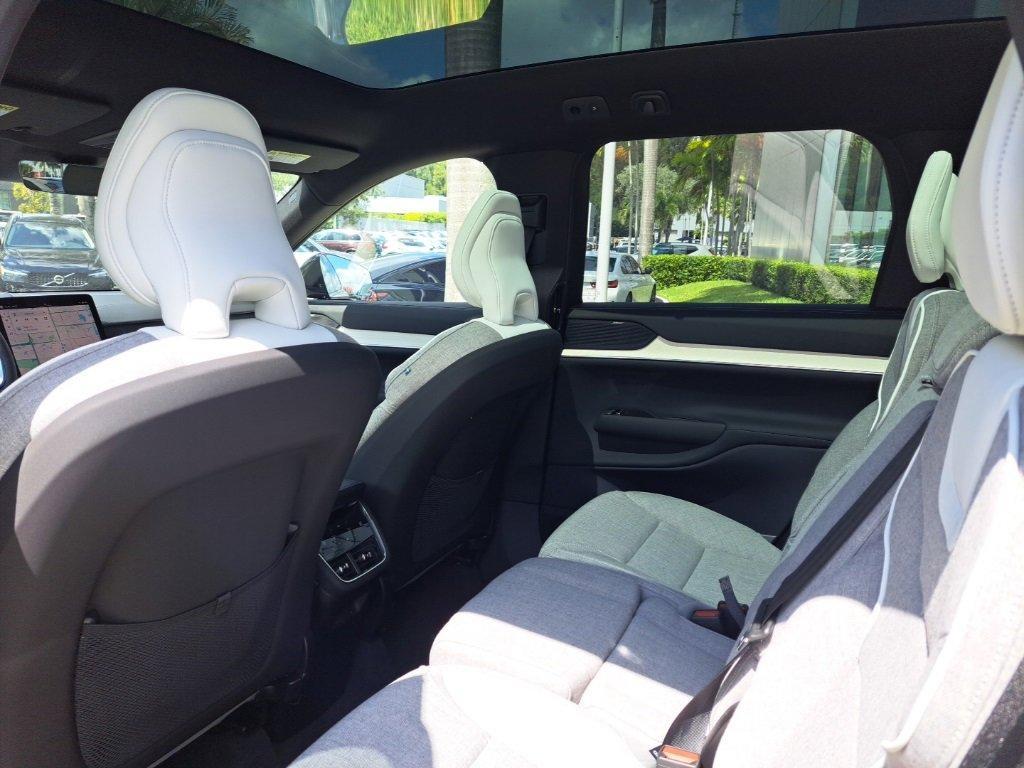 new 2025 Volvo EX90 car, priced at $81,885