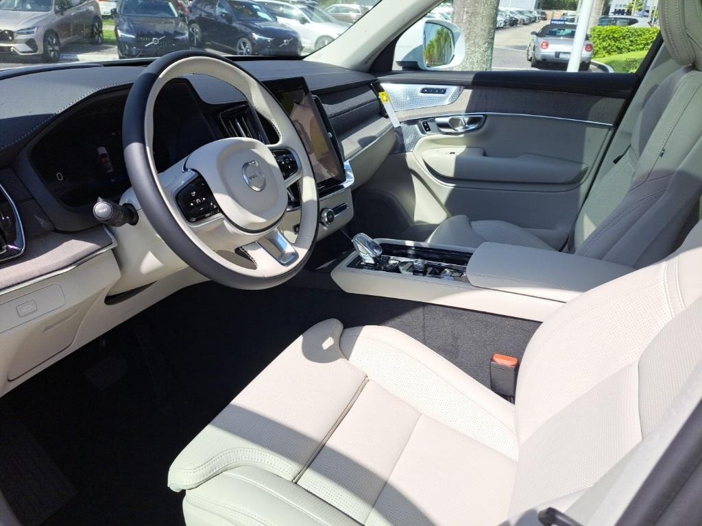 new 2025 Volvo XC90 car