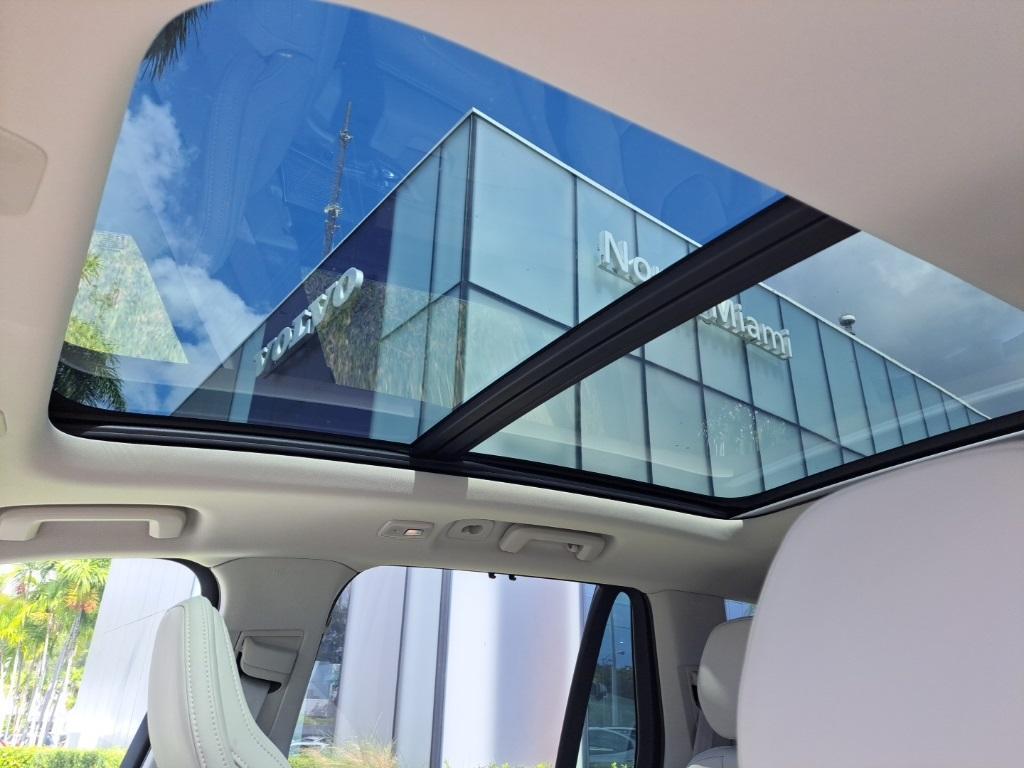new 2025 Volvo XC90 car
