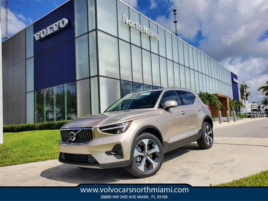 new 2024 Volvo XC40 car