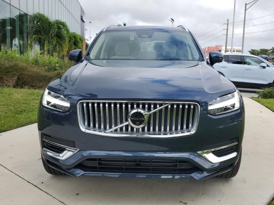 new 2025 Volvo XC90 Plug-In Hybrid car