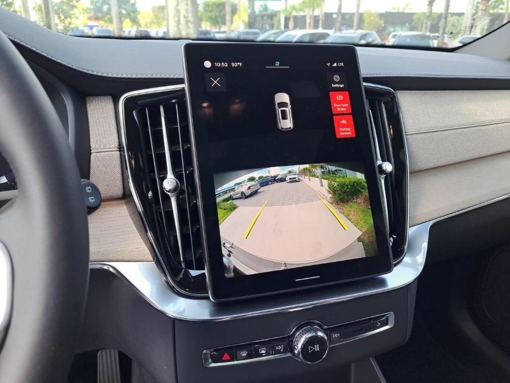 new 2025 Volvo XC90 car