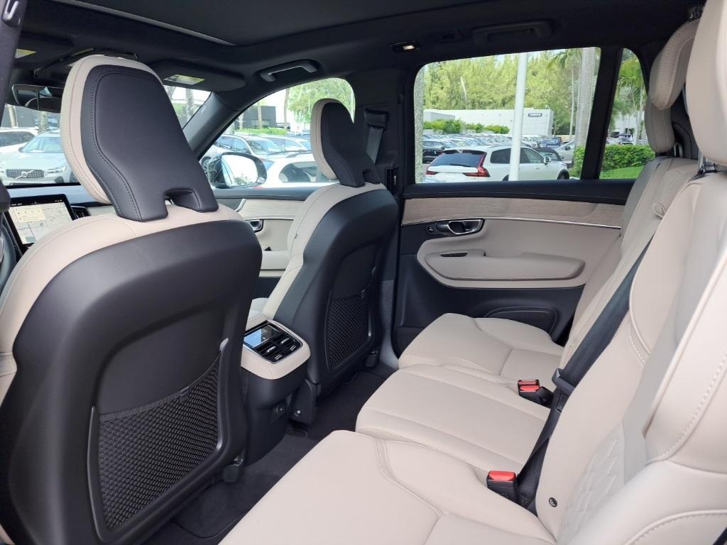 new 2025 Volvo XC90 car