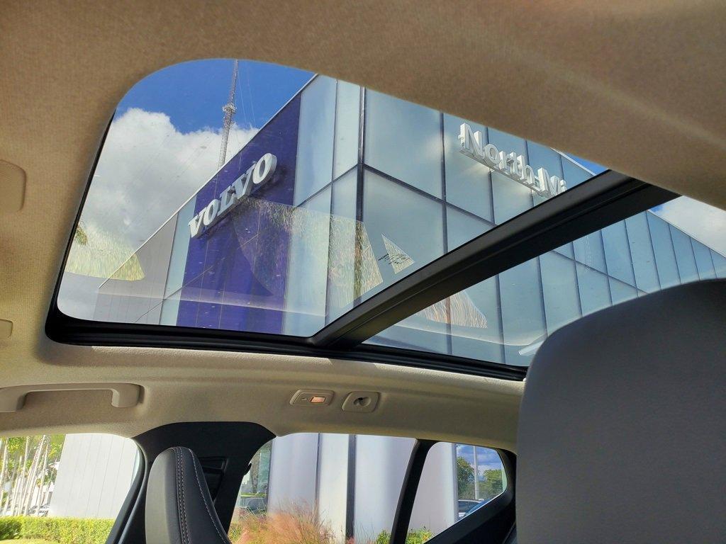 new 2025 Volvo XC40 car, priced at $43,845