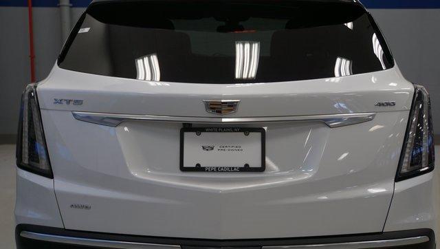 used 2022 Cadillac XT5 car, priced at $40,504
