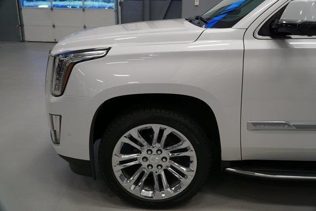 used 2020 Cadillac Escalade ESV car, priced at $40,995