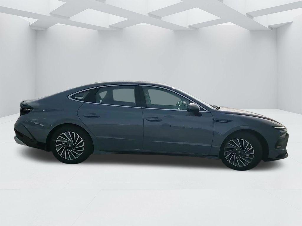 used 2024 Hyundai Sonata Hybrid car, priced at $33,400