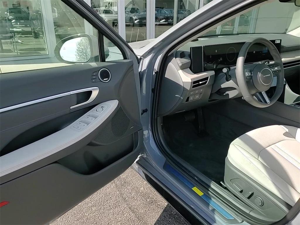 used 2024 Hyundai Sonata Hybrid car, priced at $35,000