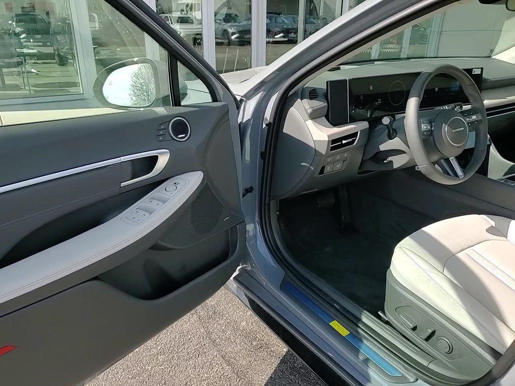 used 2024 Hyundai Sonata Hybrid car, priced at $33,400