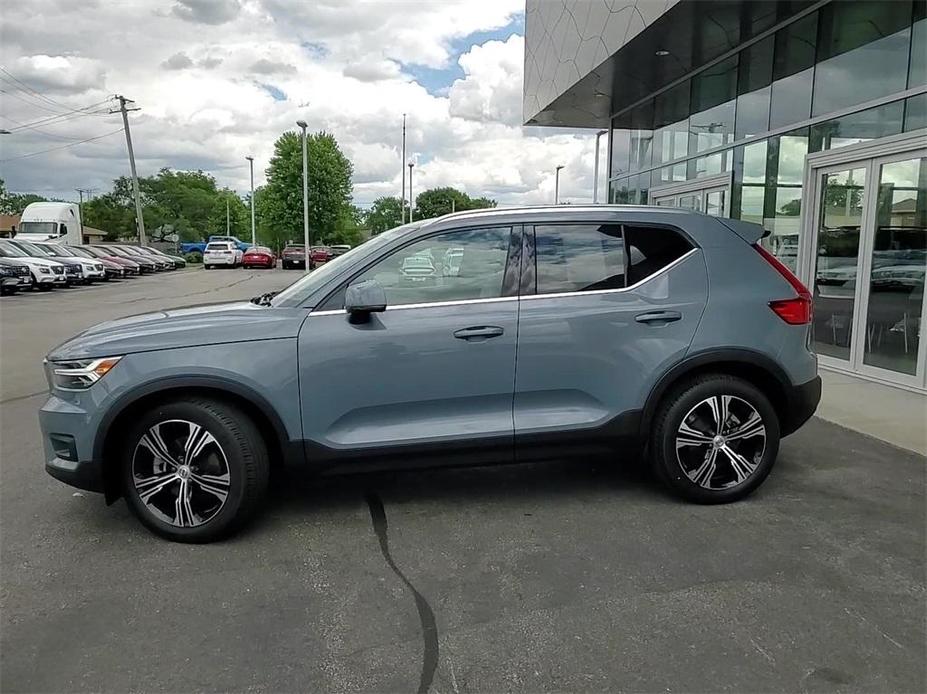 used 2021 Volvo XC40 car, priced at $33,700