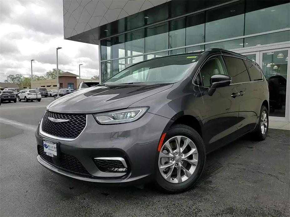 used 2022 Chrysler Pacifica car, priced at $33,200