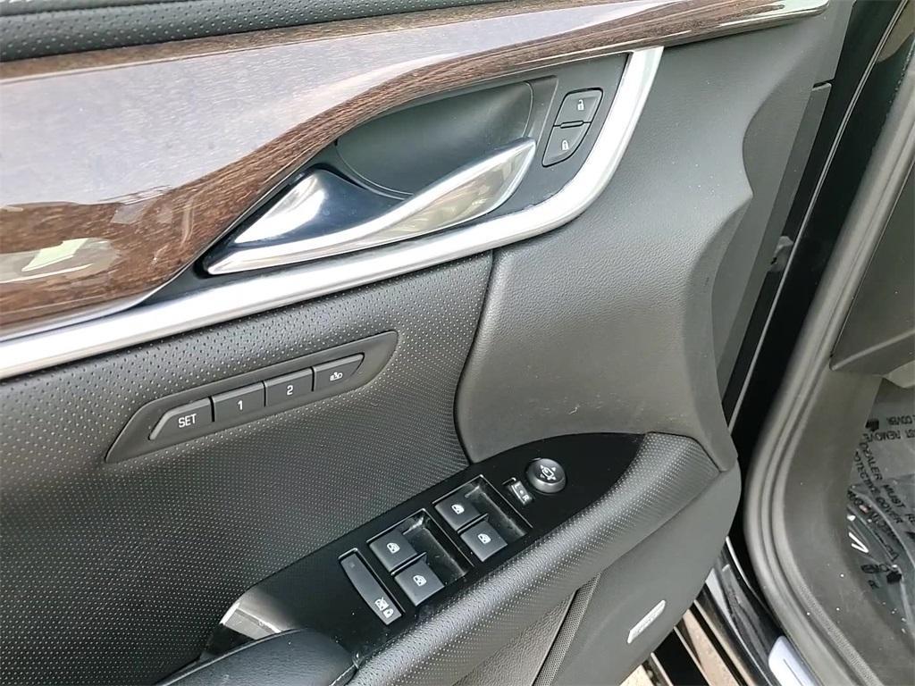 used 2015 Cadillac XTS car, priced at $18,900