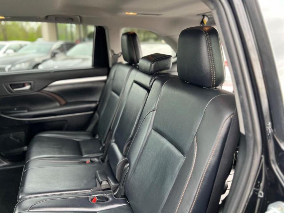 used 2019 Toyota Highlander car, priced at $24,890