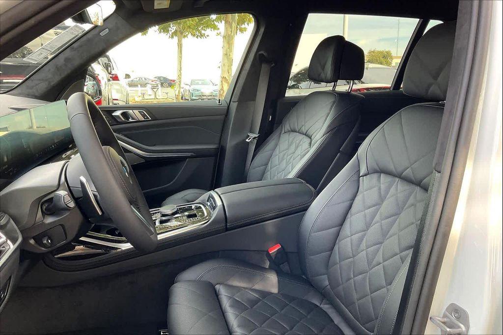 new 2026 BMW X7 car, priced at $96,675