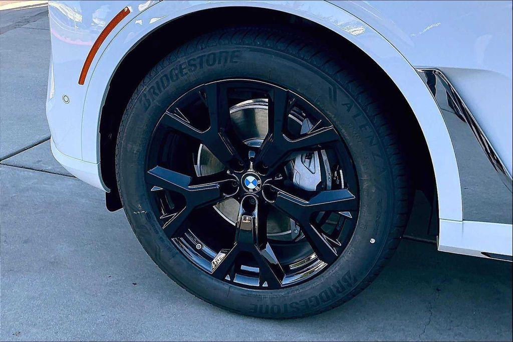 new 2026 BMW X7 car, priced at $91,125
