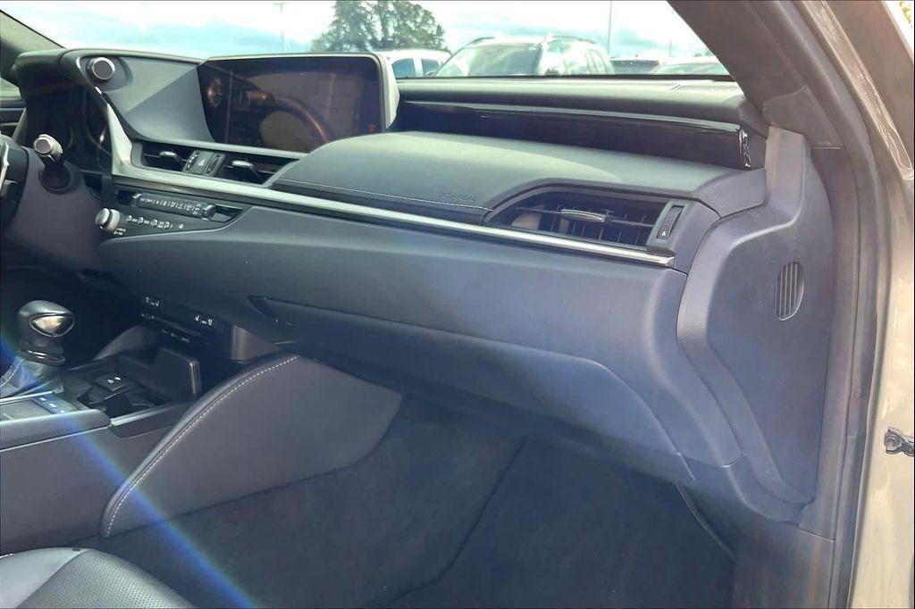 used 2021 Lexus ES 300h car, priced at $28,998