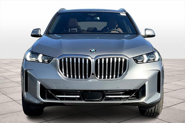 new 2025 BMW X7 car, priced at $109,075