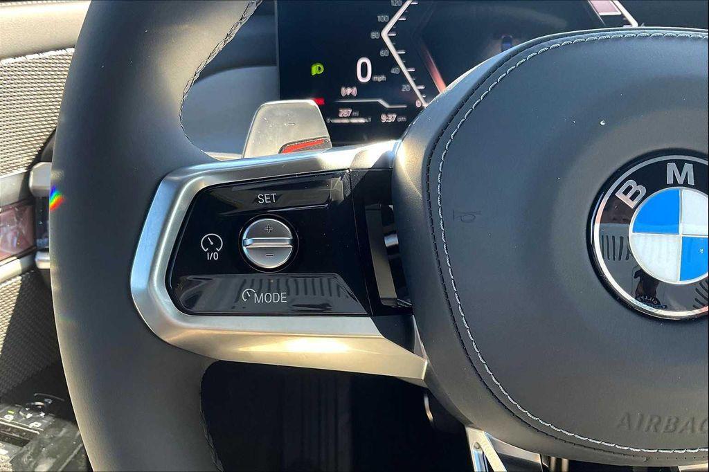 new 2025 BMW 760 car, priced at $129,625