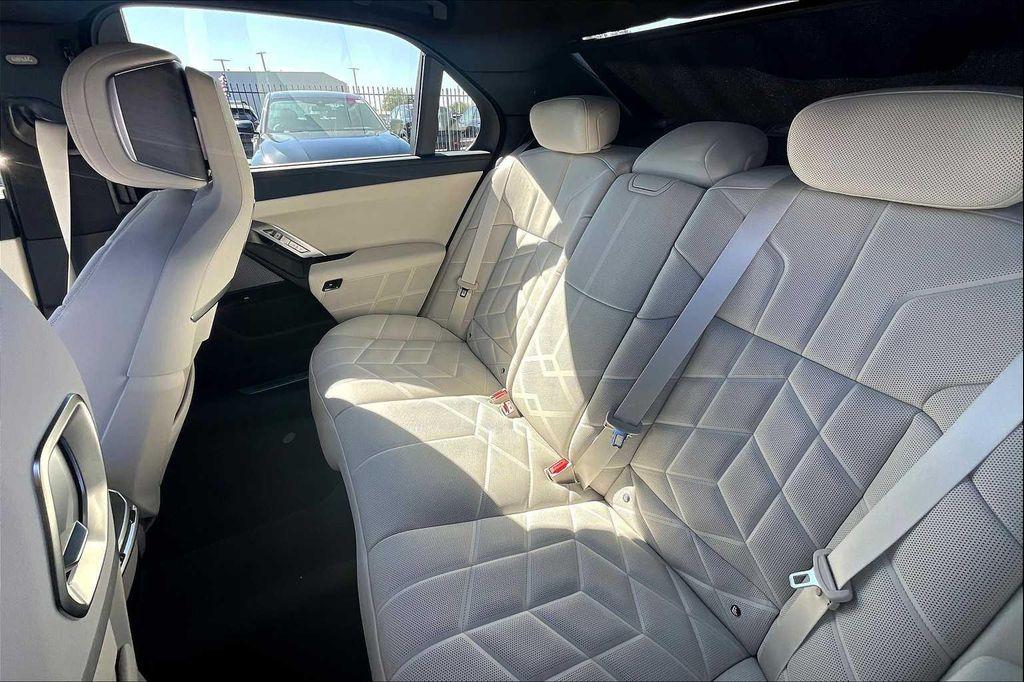 new 2025 BMW 760 car, priced at $129,625