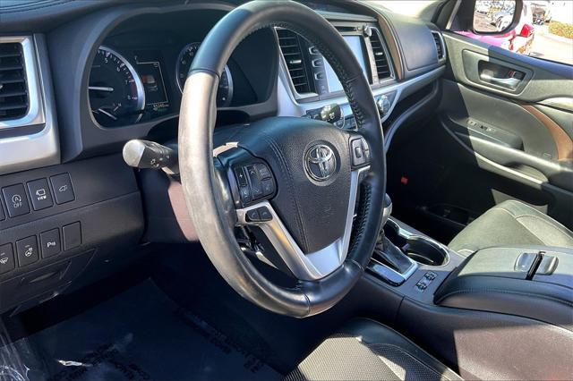 used 2019 Toyota Highlander car, priced at $27,511