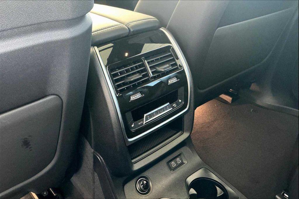 new 2026 BMW X7 car, priced at $120,425