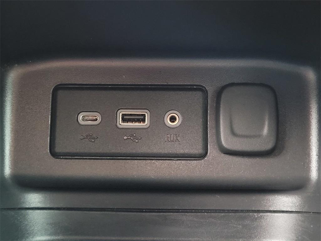 used 2022 Chevrolet Equinox car, priced at $21,988