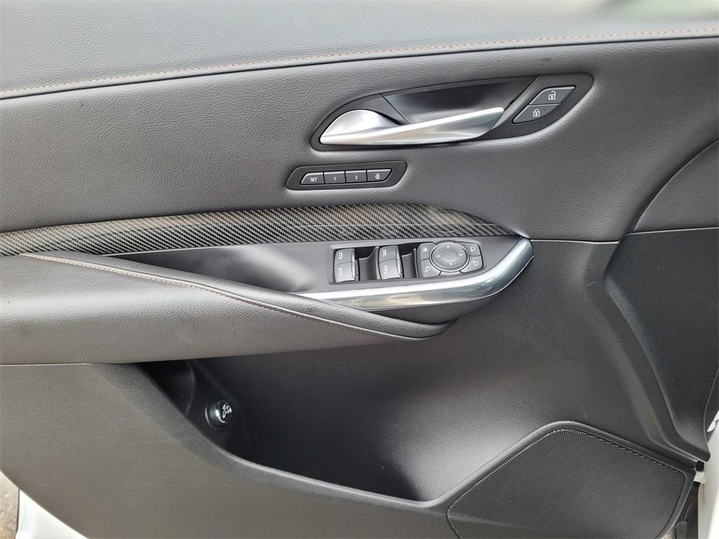 used 2023 Cadillac XT4 car, priced at $32,400