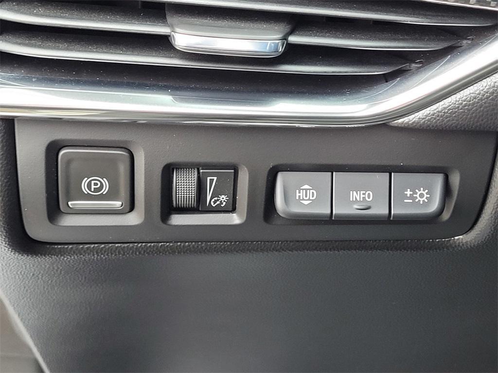 used 2023 Cadillac XT4 car, priced at $32,400