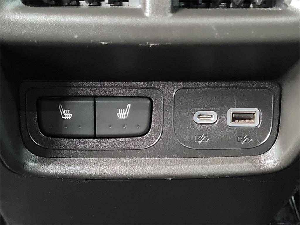 used 2023 Cadillac XT4 car, priced at $32,400