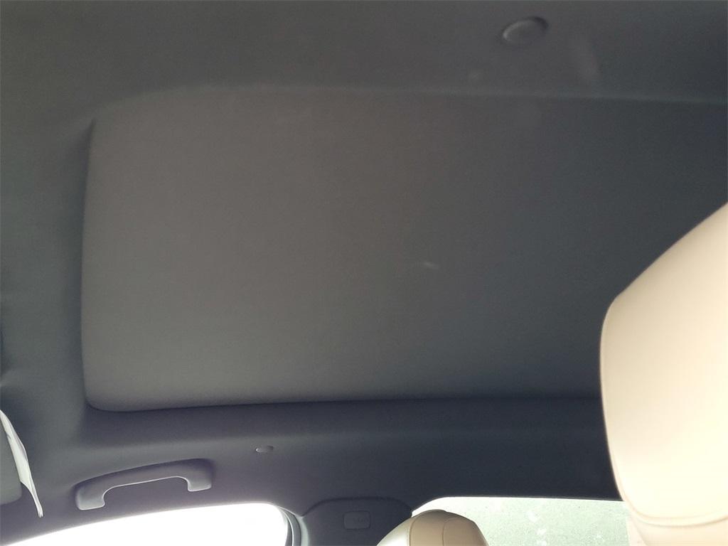 used 2018 Cadillac XT5 car, priced at $22,988