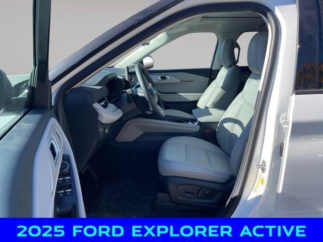 new 2025 Ford Explorer car, priced at $46,250