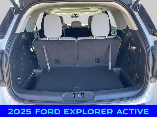 new 2025 Ford Explorer car, priced at $46,250