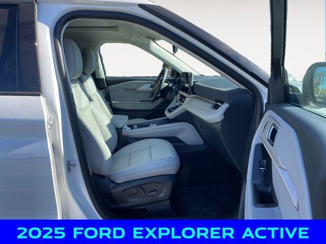 new 2025 Ford Explorer car, priced at $46,250